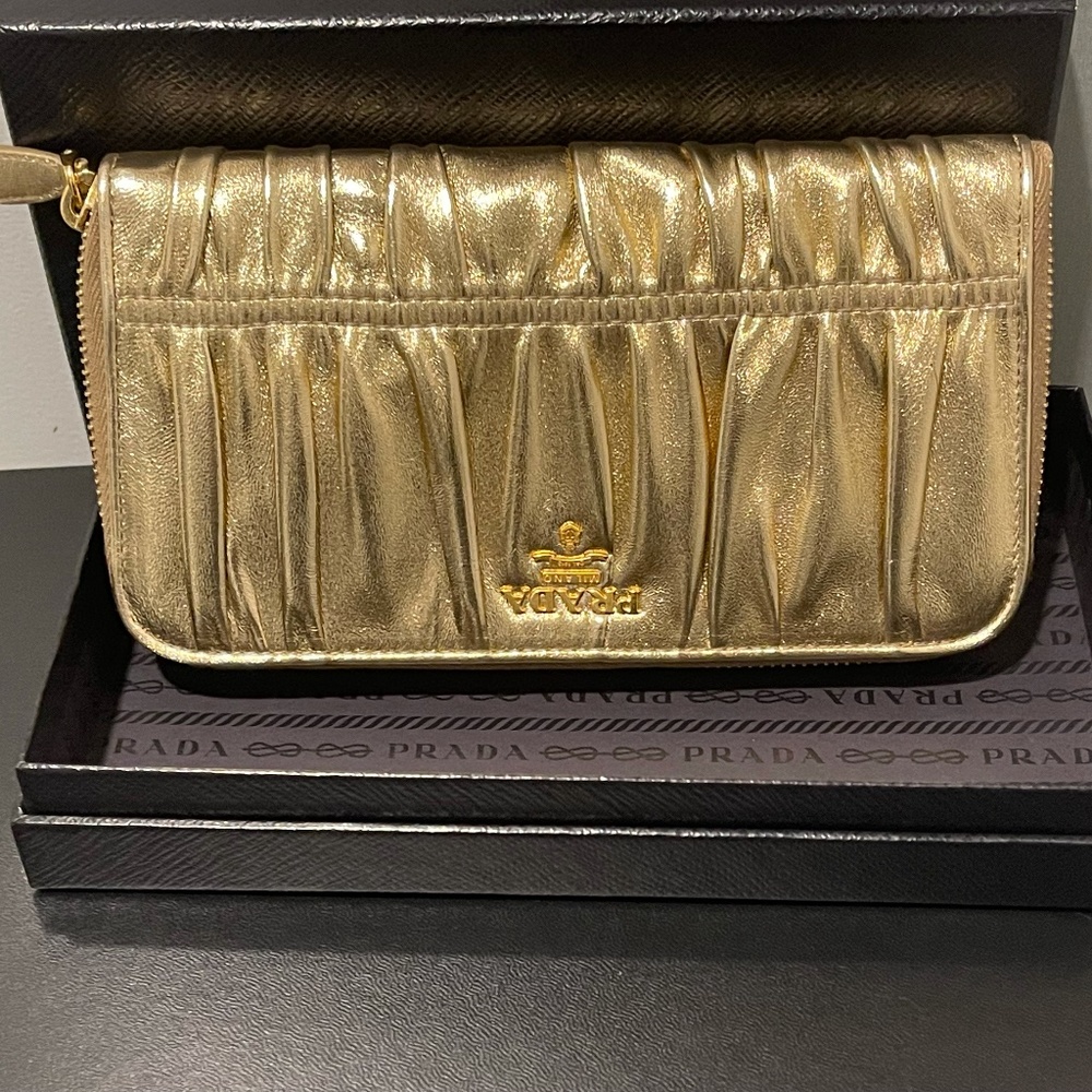 Prada Nappa Gauffre'a  Platino